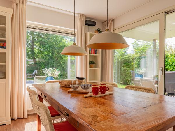 Villa photo 2