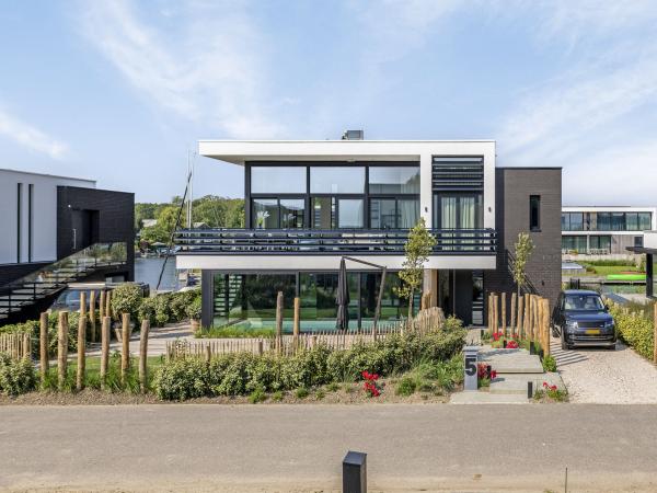 Villa photo 3