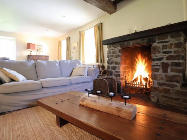 Villa photo 3
