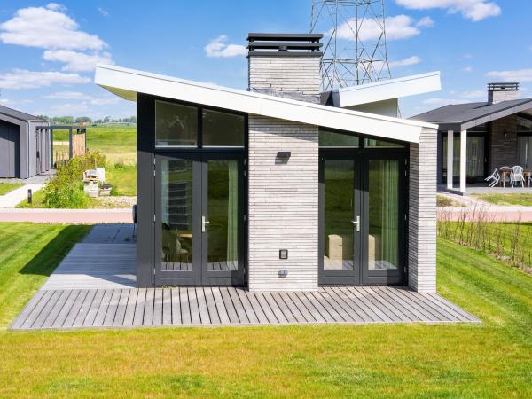 Villa photo 2
