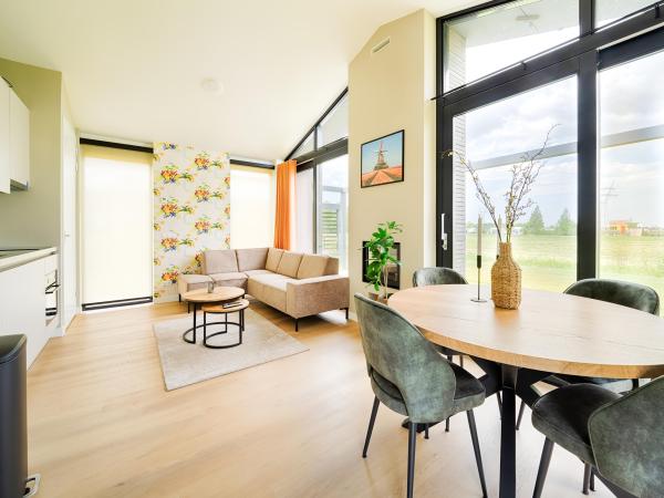 Villa photo 2