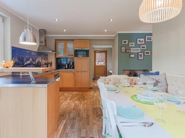 Villa photo 3