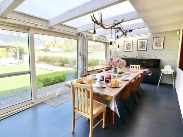 Villa photo 3