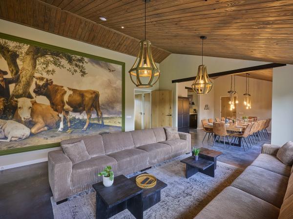 Villa photo 2