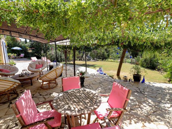 Villa photo 3