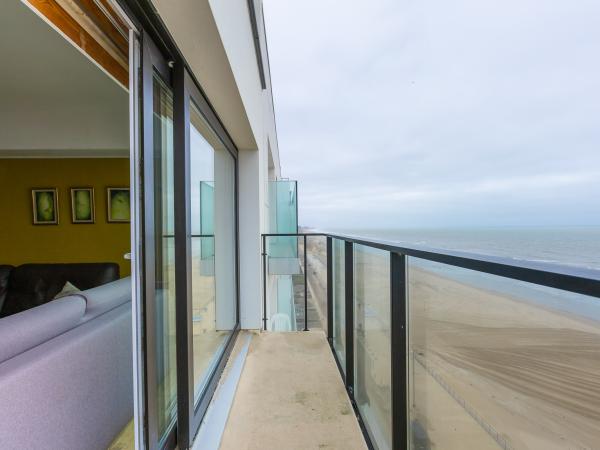 Villa photo 2