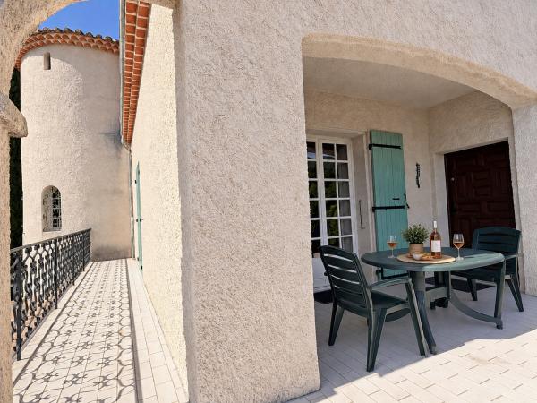 Villa photo 3
