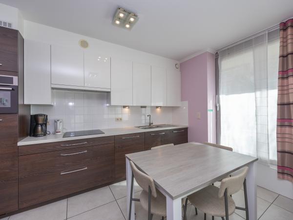 Villa photo 2