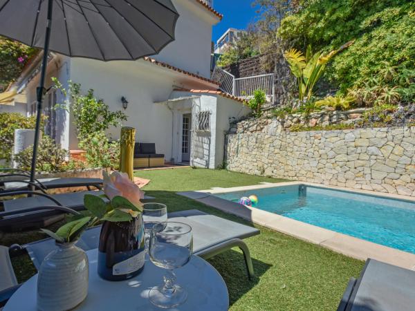 Villa photo 2