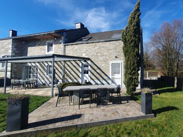 Villa photo 2