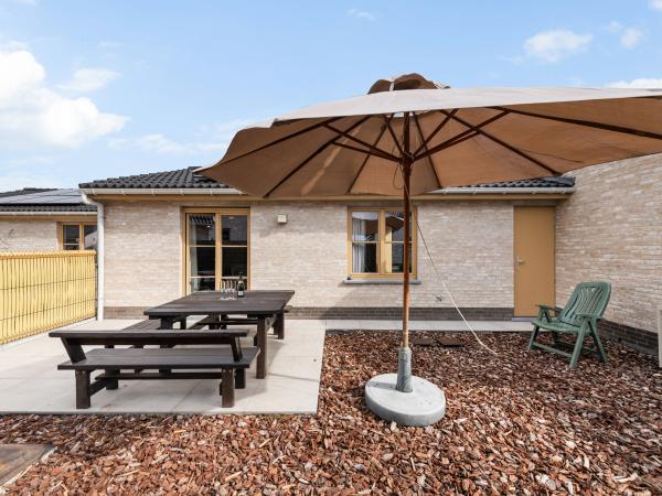 Villa photo 2