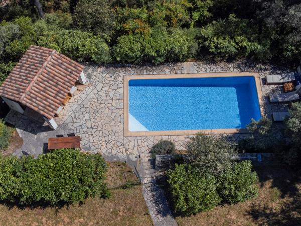 Villa photo 2