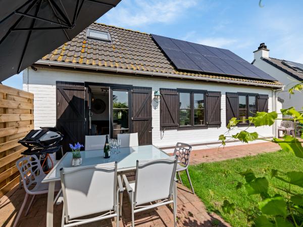 Villa photo 2