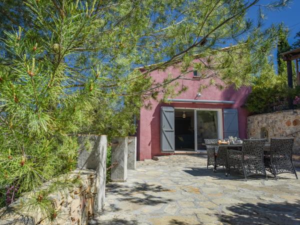 Villa photo 3