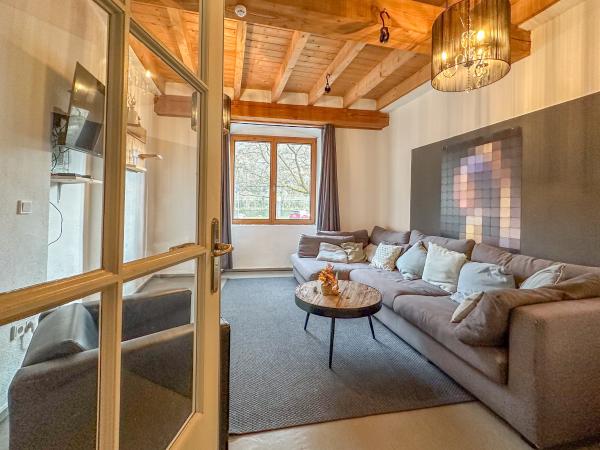 Villa photo 3