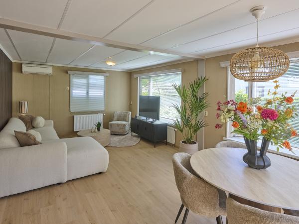 Villa photo 2