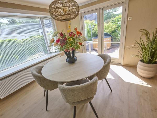 Villa photo 4