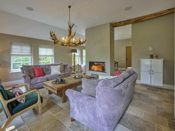 Villa photo 3