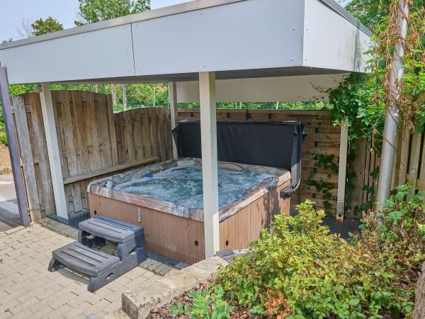 Villa photo 2