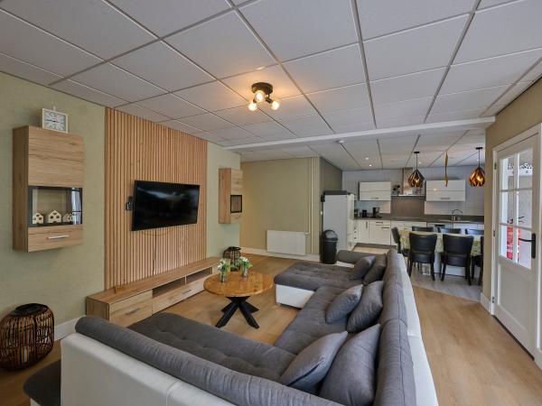 Villa photo 3
