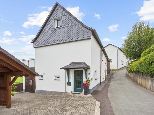 Villa photo 2