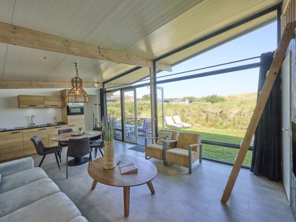 Villa photo 3
