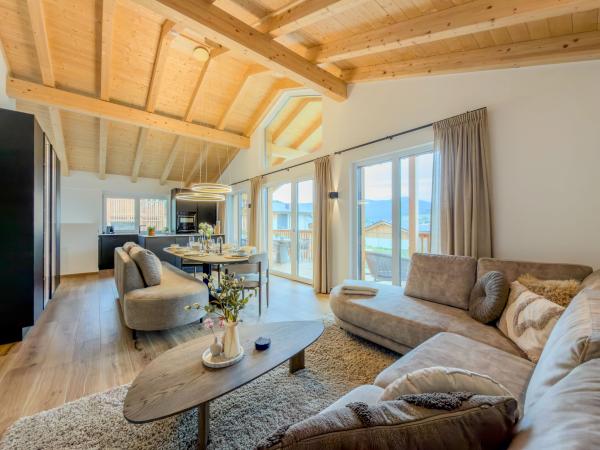 Villa photo 2