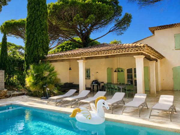 Villa photo 2