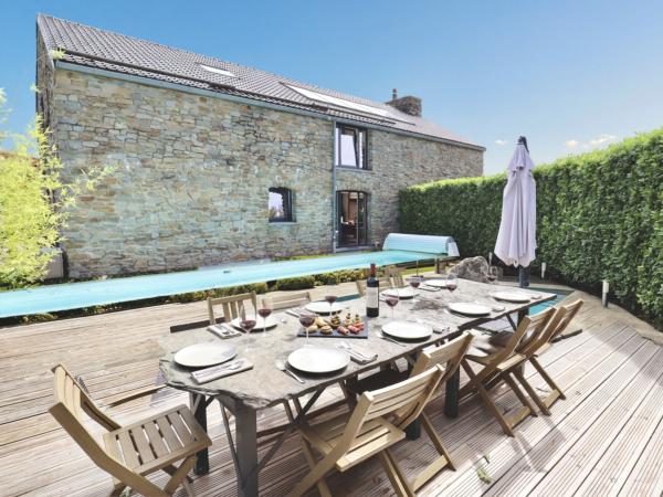 Villa photo 3