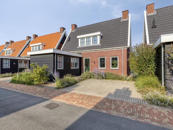 Villa photo 2