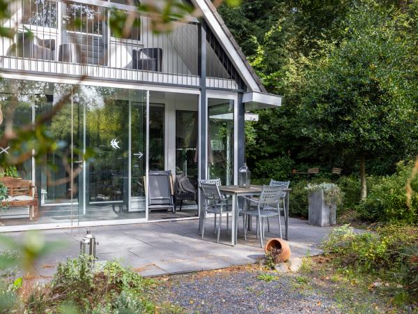 Villa photo 3