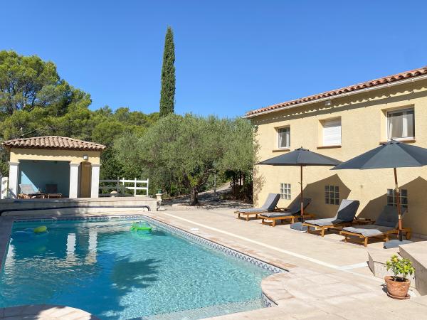 Villa photo 2