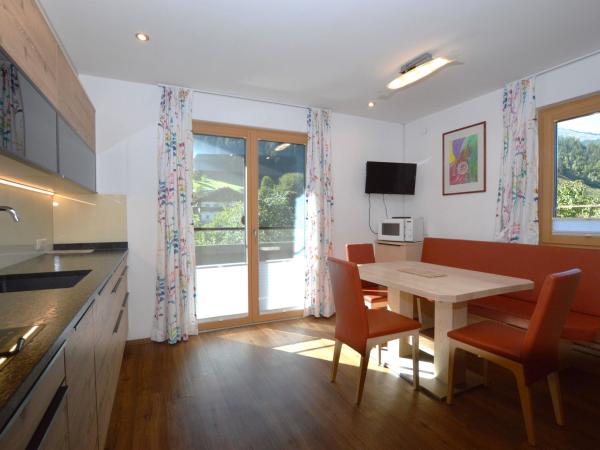 Villa photo 2