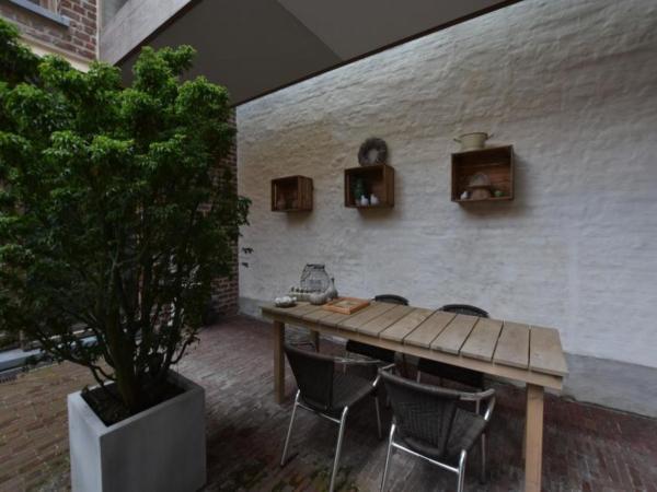 Villa photo 3