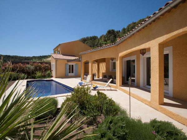 Villa photo 3