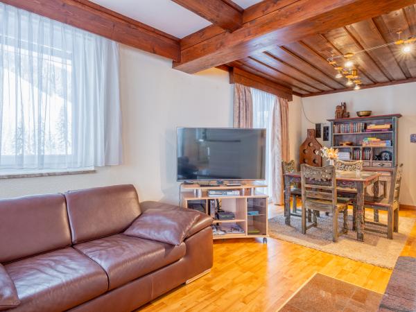 Villa photo 3
