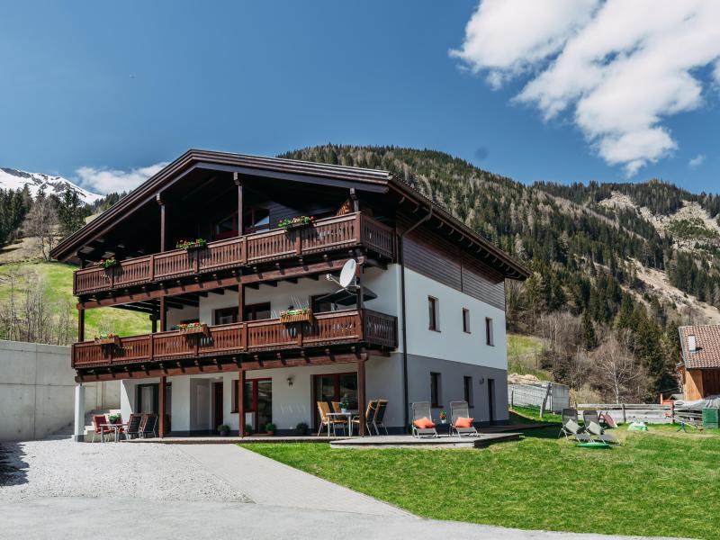 Modern holiday home with ideal location near the slopes