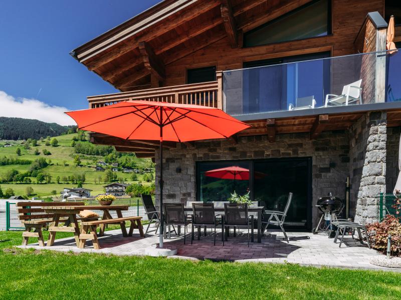 Spacious chalet with private wellness
