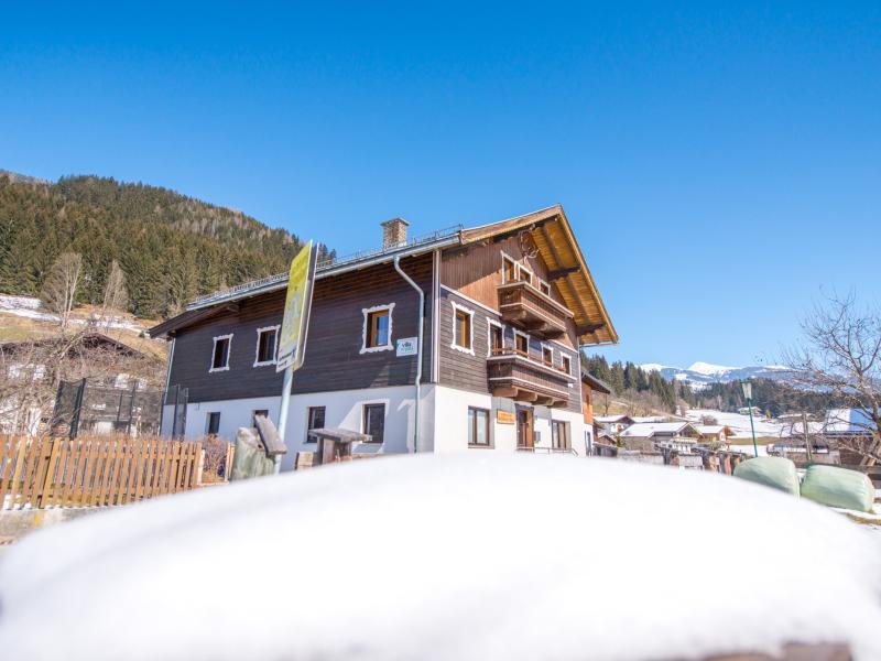 Group house with sauna and outdoor fireplace
