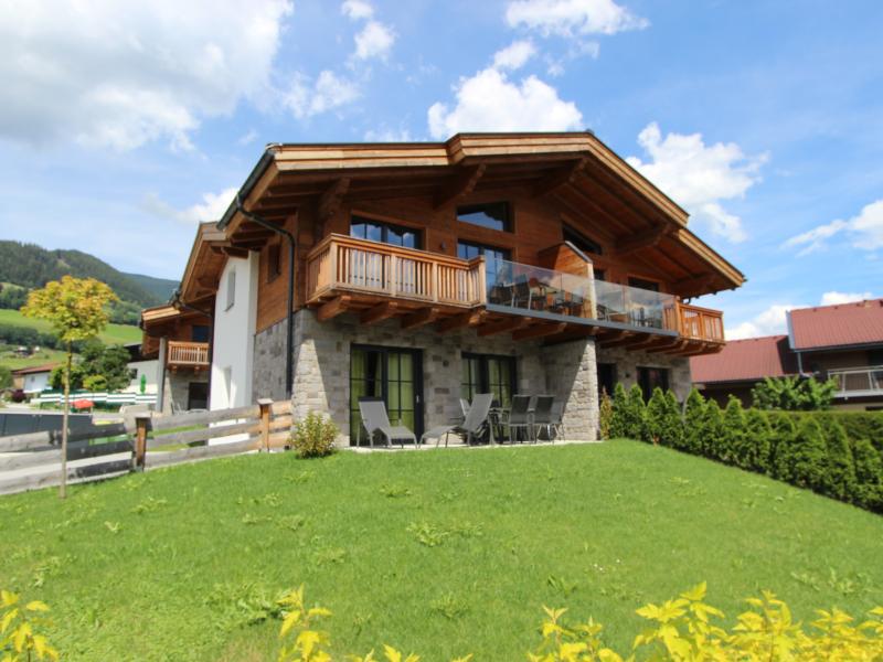 Luxury lodge with sauna near Zell am See