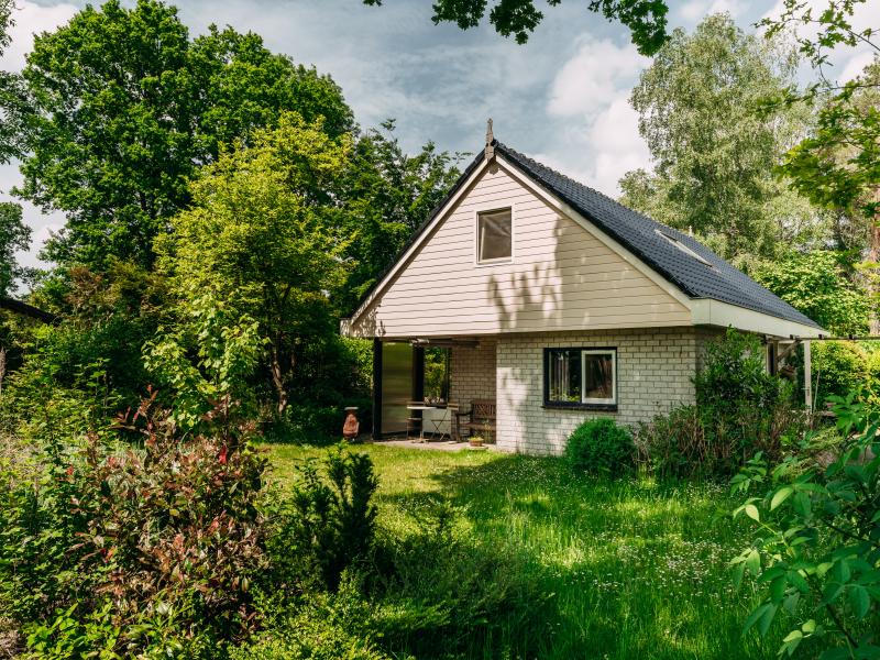 Mooi vakantiehuis met grote tuin in Twente