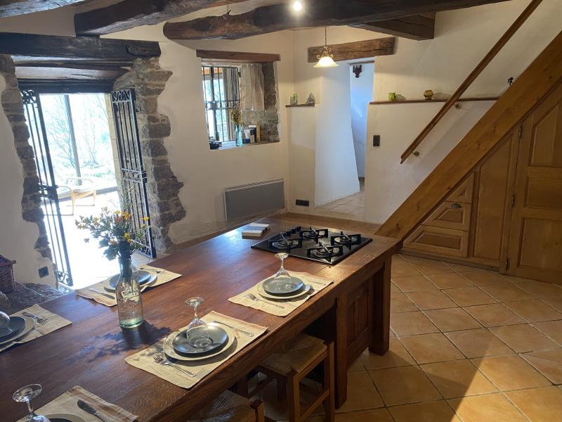 Beautiful gîte with views and shared pool
