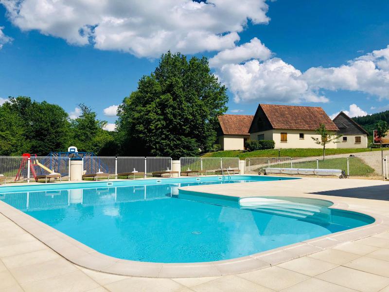 Beautiful holiday home on holiday park with swimming pool.