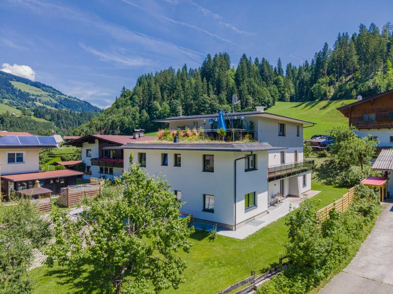 Lovely apartment with garden and close to the ski lift
