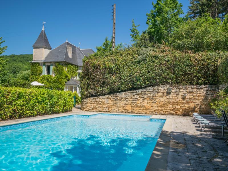 Country house with views and swimming pool
