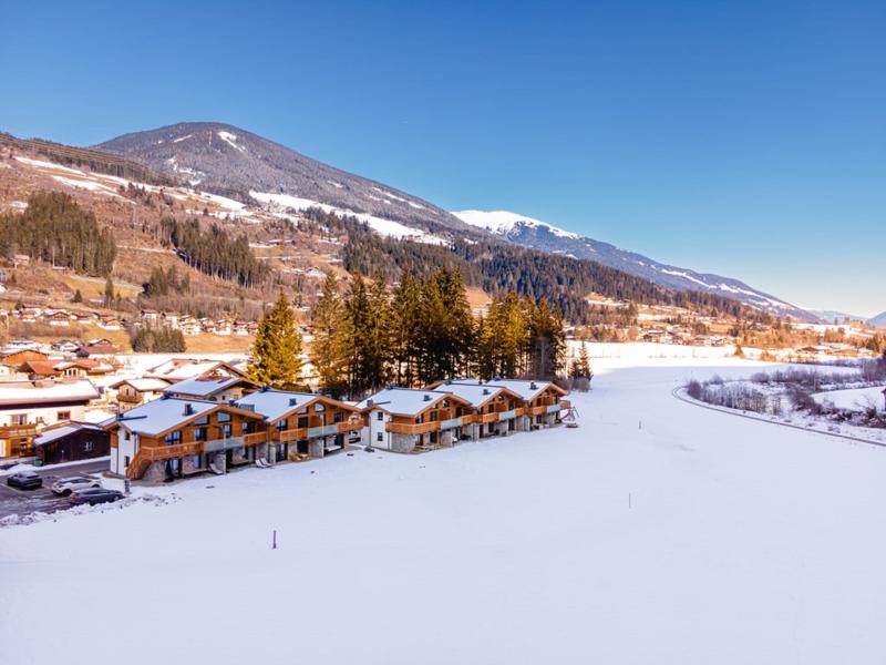 Luxuriöses Gruppenhaus am Rande des Dorfes
