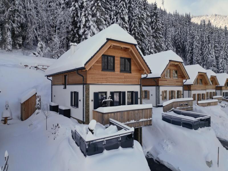 Exclusive chalet with garage and 4 terraces
