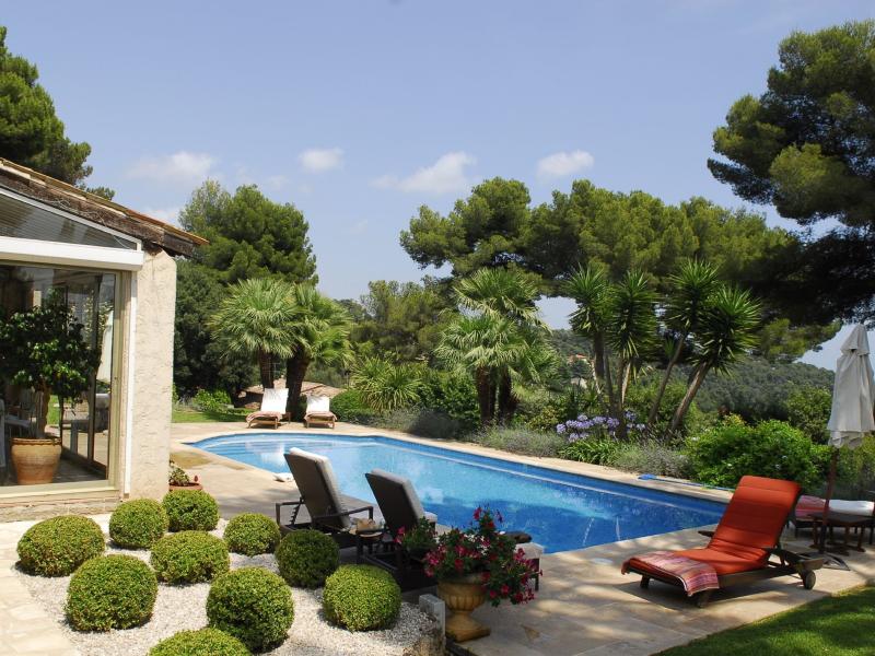 Villa mit Charme, viel Privatsphäre, Pool und schönem Blick