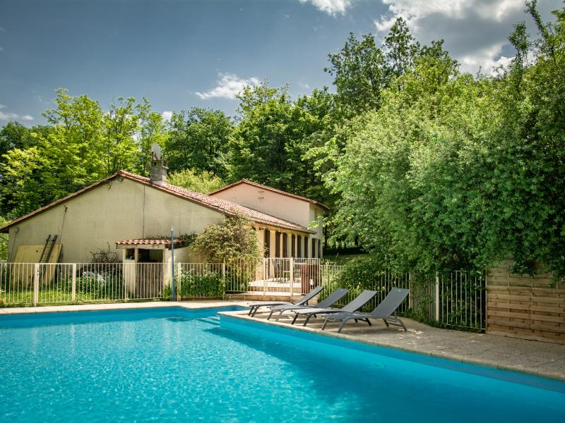 Maison de vacances avec piscine privée clôturée
