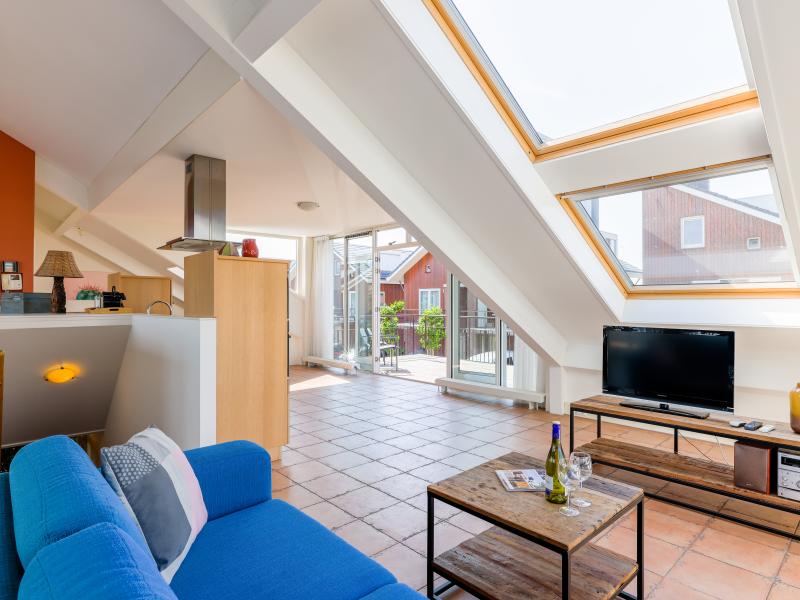 Modernes penthouse mit beeindruckendem Seeblick
